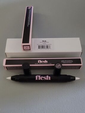 Flesh Hide The Evidence Double-Ended Concealer — 08 Sepia